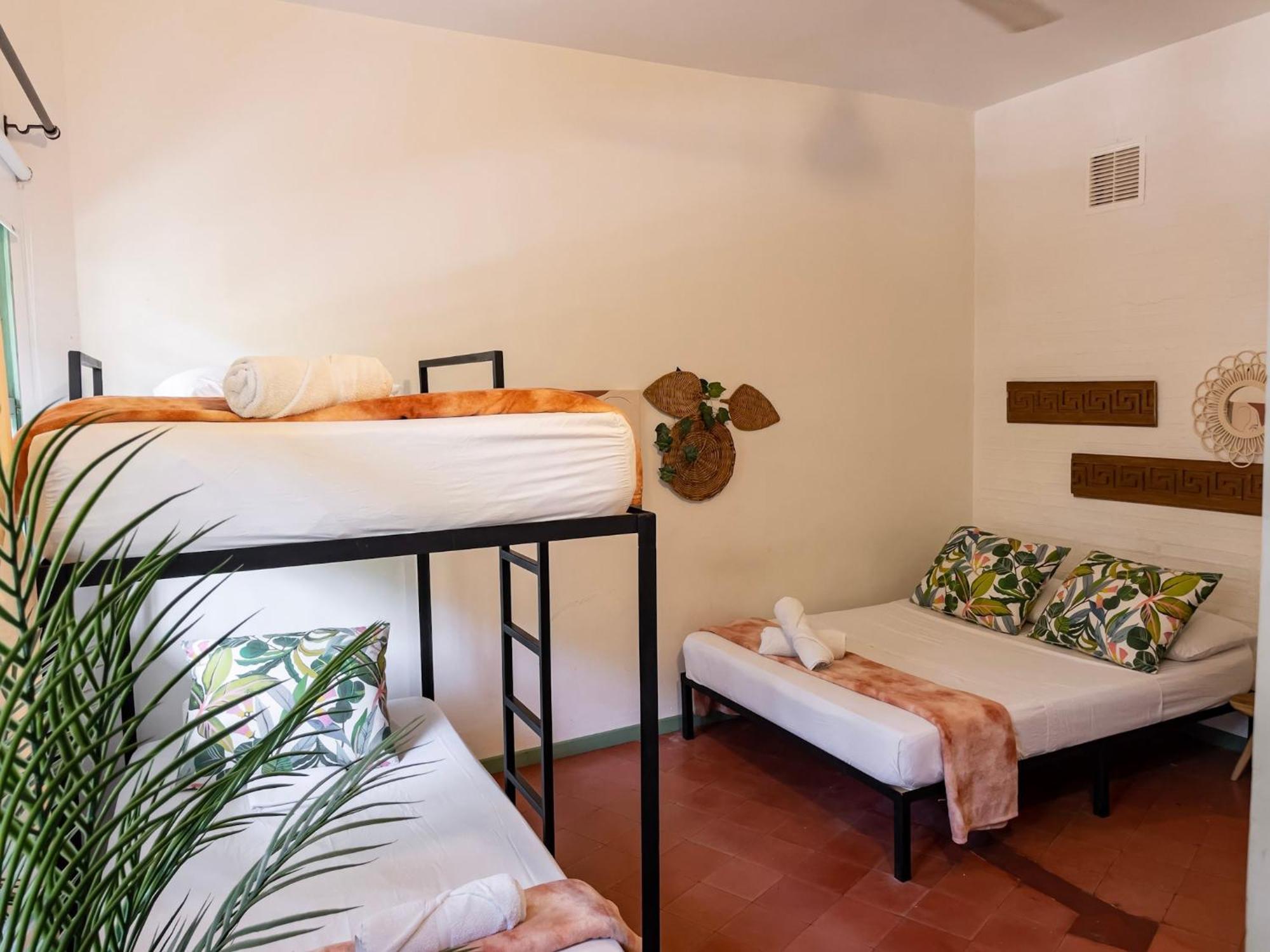 Centro Hostel Medellín Exteriör bild